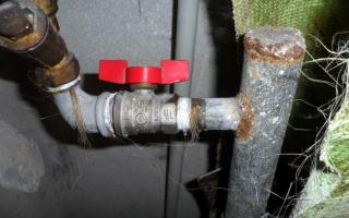 Spôsoby utesnenia kanalizačného potrubia Páska na utesnenie potrubia