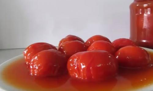Qish uchun tilimga tuzlangan pomidor