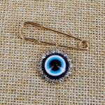Evil eye pin - ako ho správne nosiť a pripínať