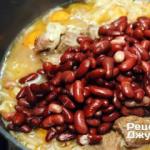 Ragout with beans, potatoes and pork