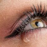 Watery eyes causes and treatment in adults Tears flow from the eyes treatment
